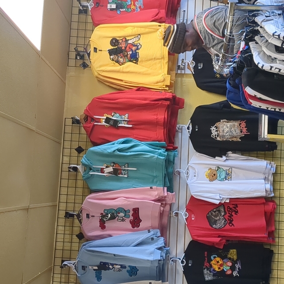 Sweaters - Picture 7 of 9